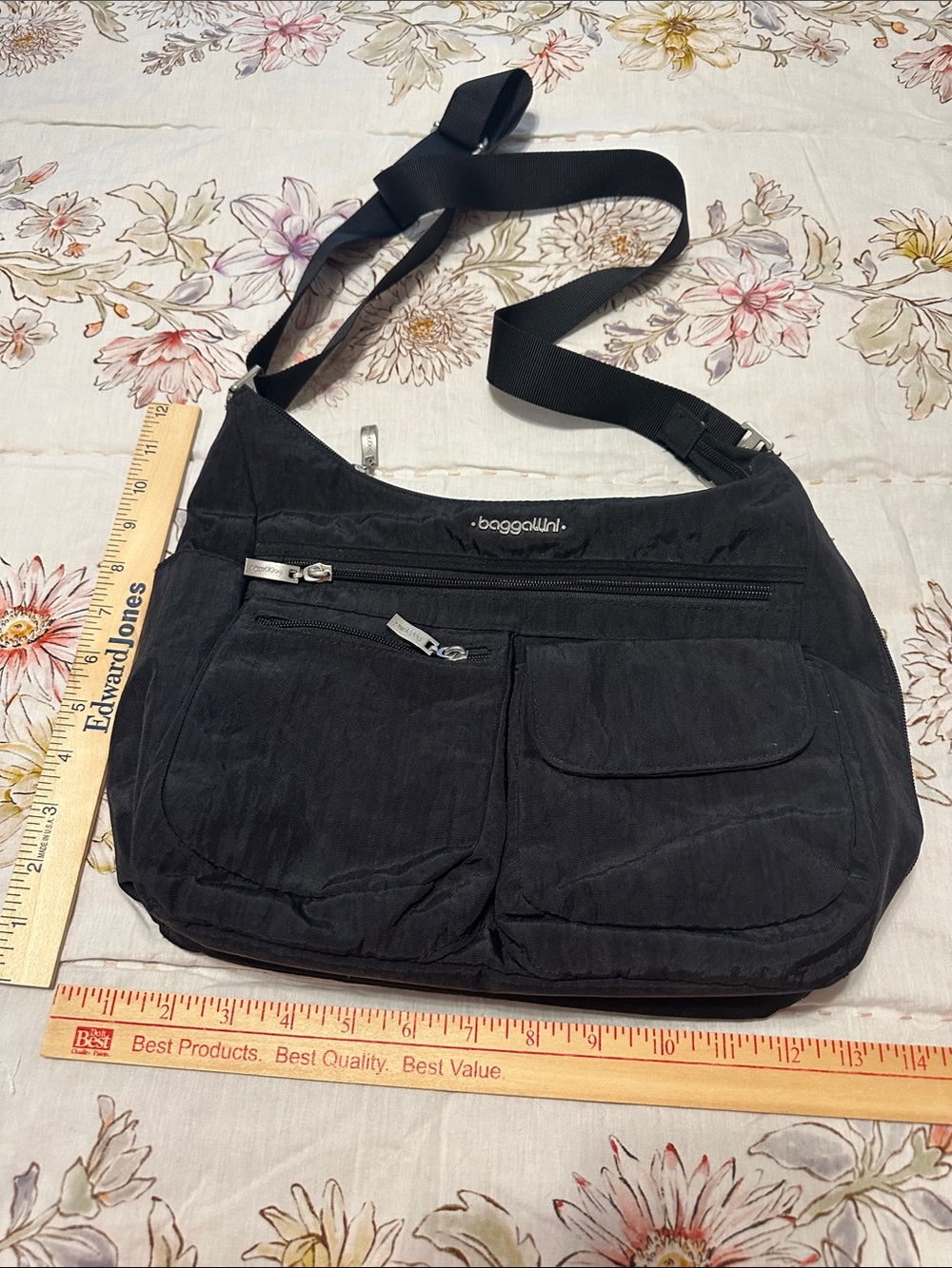 Baggallini Black Lightweight Crossbody Messenger Bag